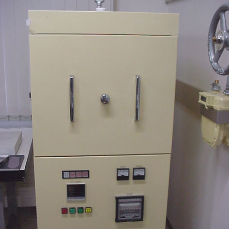 High temp. atmospherically-exposed furnace